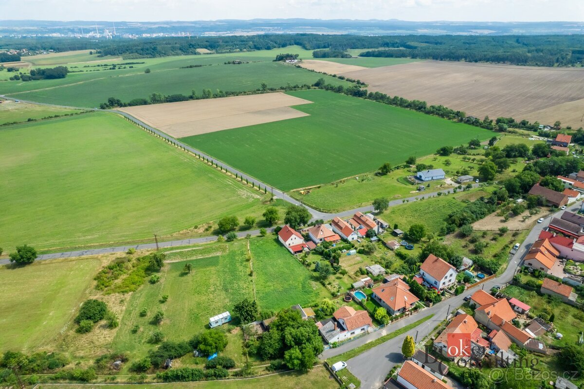 Prodej, pozemky/bydlení, 1645 m2, Bechlín, Litoměřice [ID 74