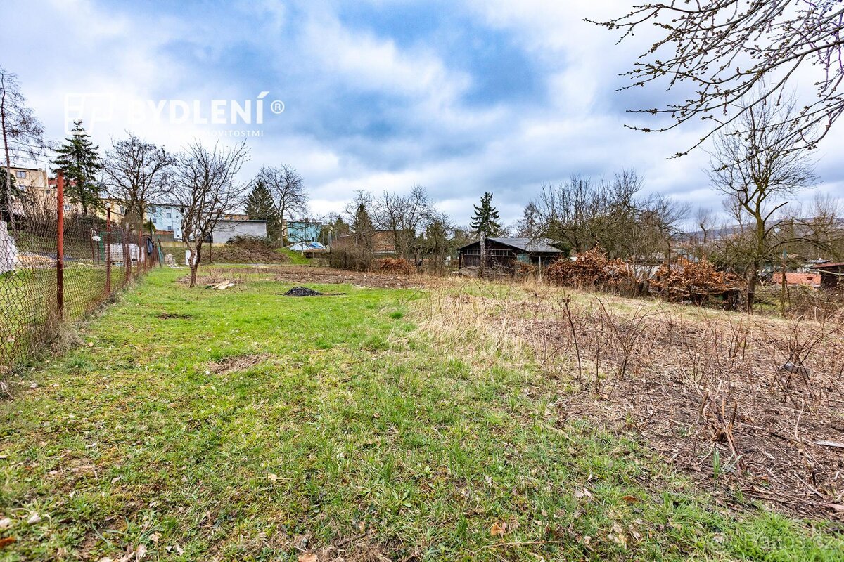 Prodej pozemku 622 m and sup2; v Novosedlicích u Teplic a po