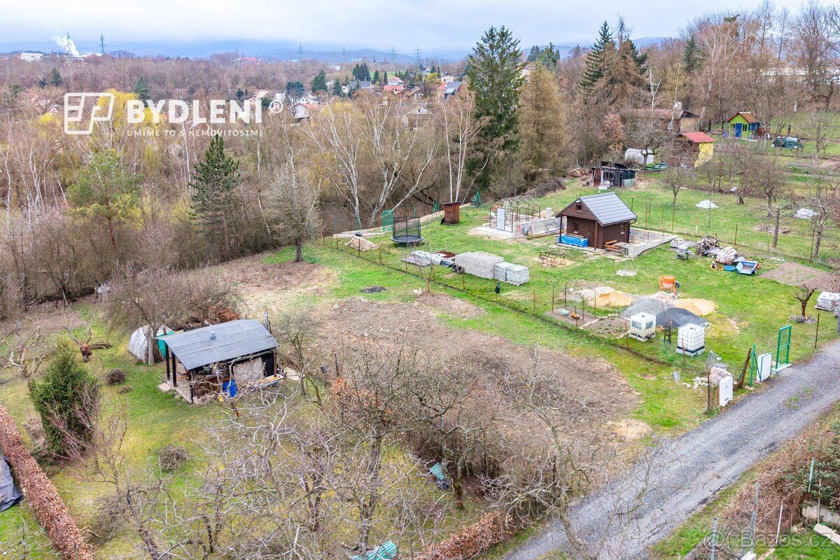 Prodej pozemku 622 m and sup2; v Novosedlicích u Teplic a po