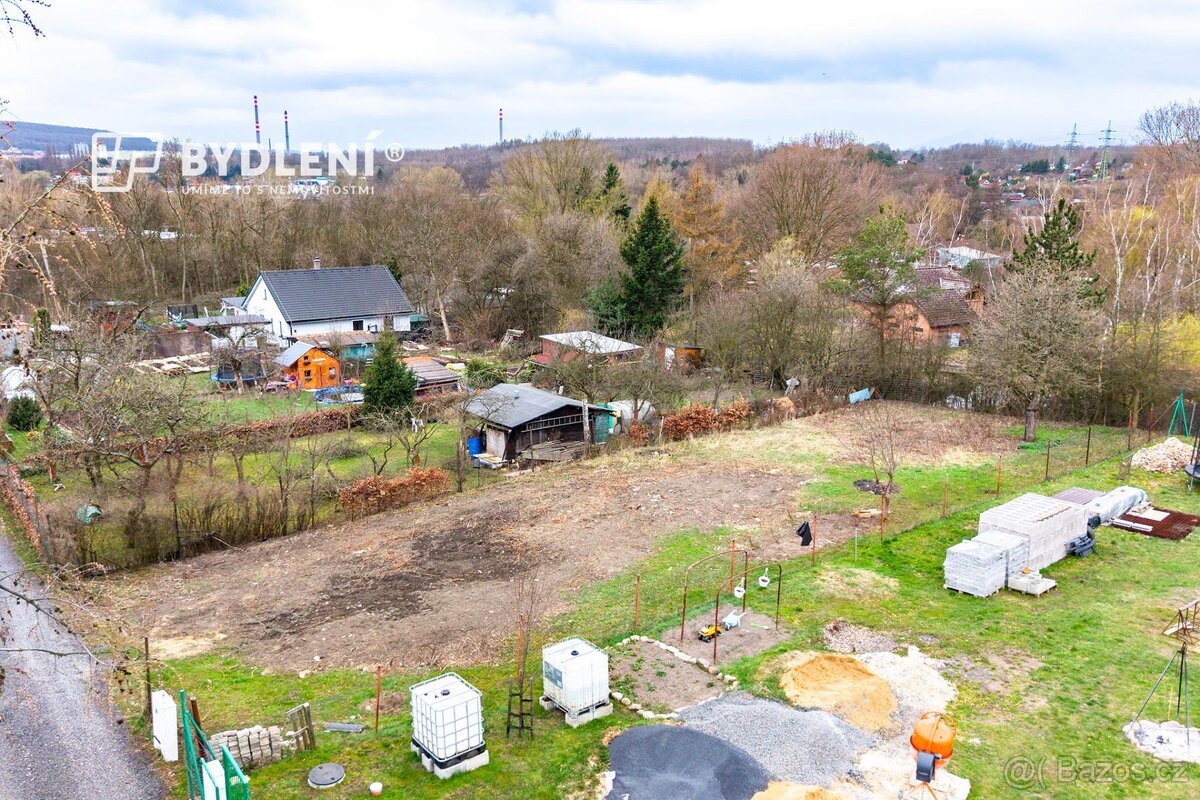 Prodej pozemku 622 m and sup2; v Novosedlicích u Teplic a po