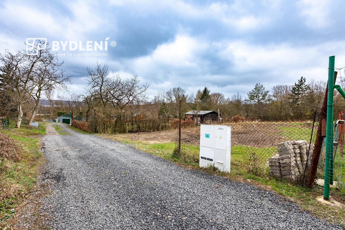 Prodej pozemku 622 m and sup2; v Novosedlicích u Teplic a po