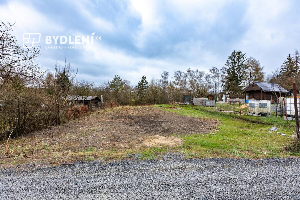 Prodej pozemku 622 m and sup2; v Novosedlicích u Teplic a po