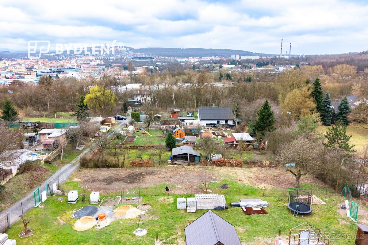 Prodej pozemku 622 m and sup2; v Novosedlicích u Teplic a po