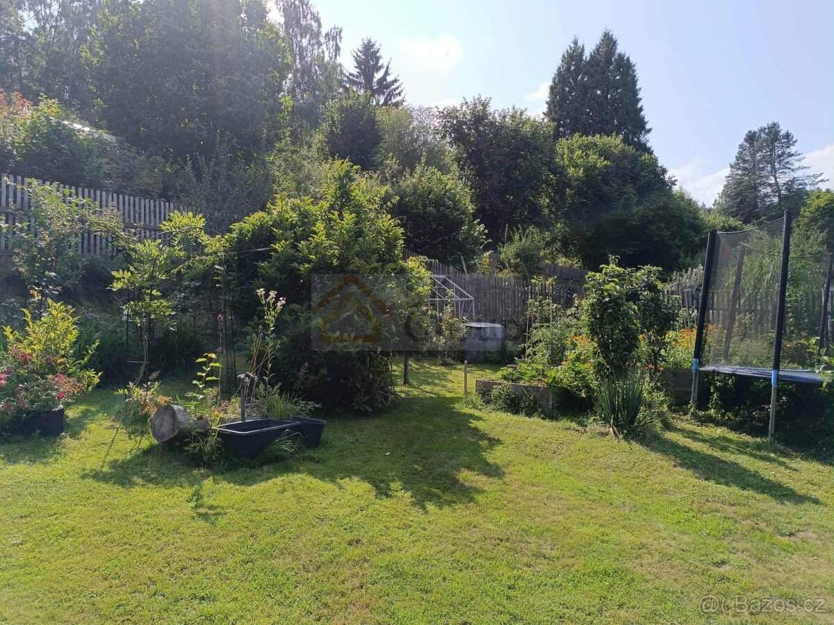 Prodej zahrady 569 m2 včetně dřevěné chaty