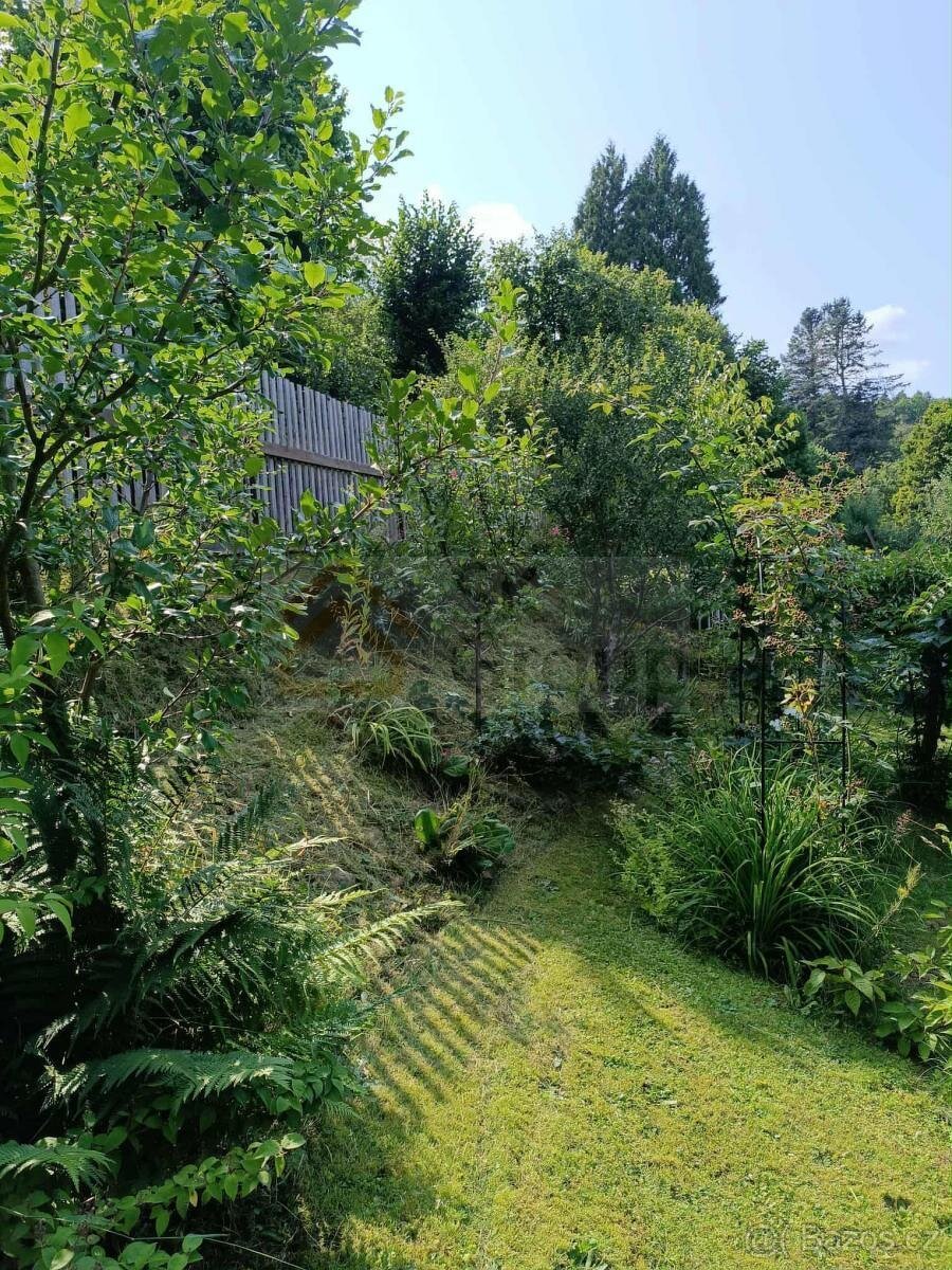 Prodej zahrady 569 m2 včetně dřevěné chaty