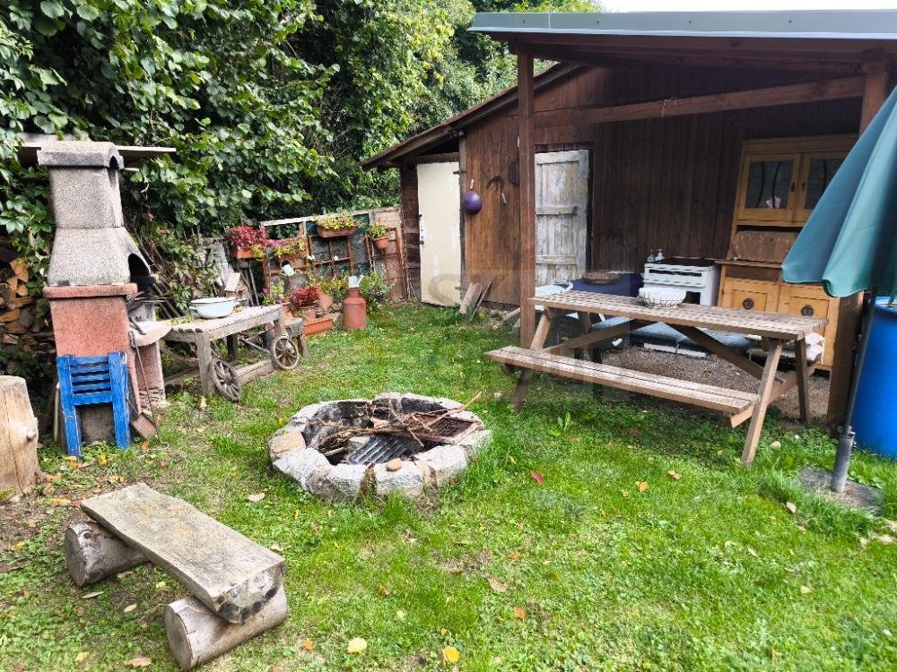 Prodej zahrady 569 m2 včetně dřevěné chaty