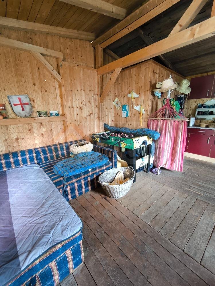 Prodej zahrady 569 m2 včetně dřevěné chaty