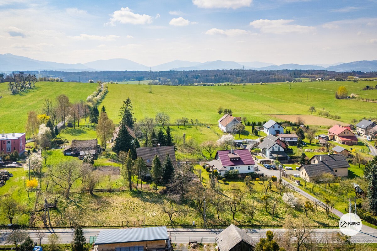 Pozemek o výměře 1930 m2 v obci Sedliště