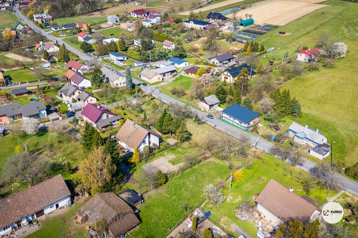 Pozemek o výměře 1930 m2 v obci Sedliště