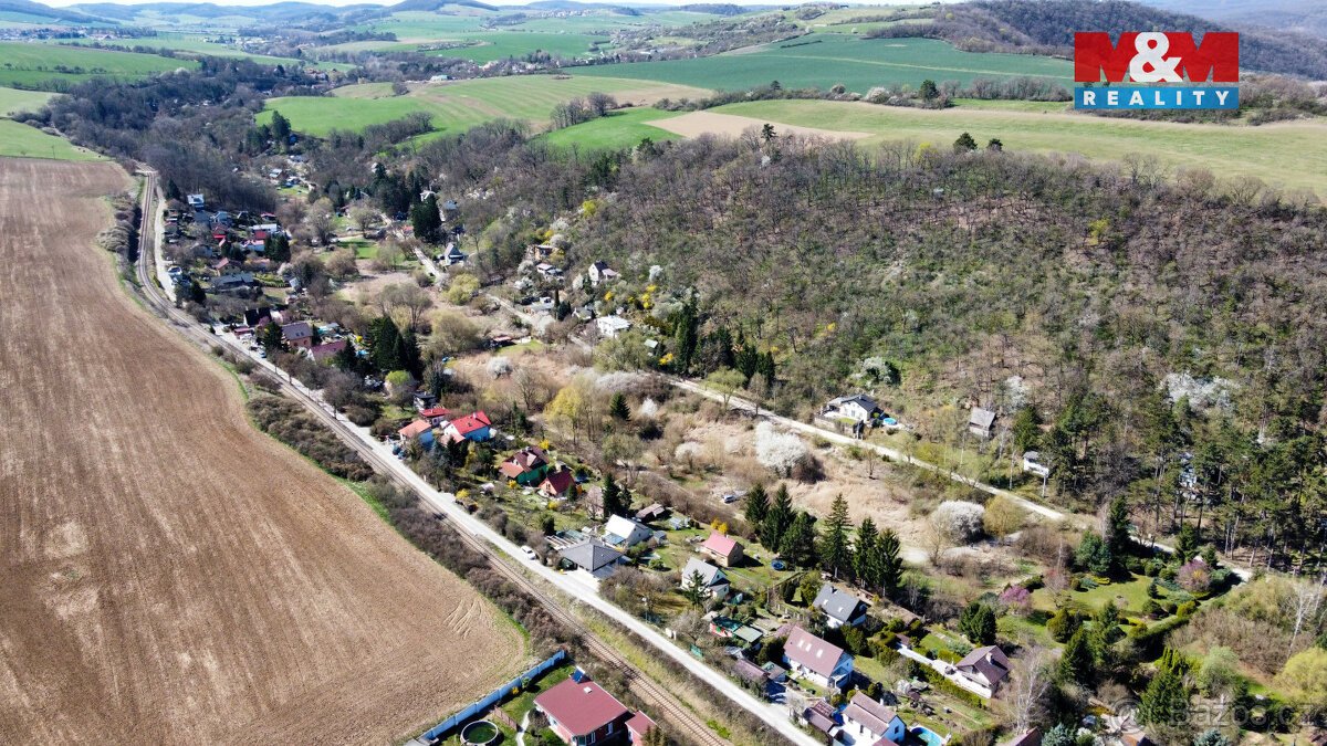 Prodej pozemku, 7998 m², Zadní Třebaň