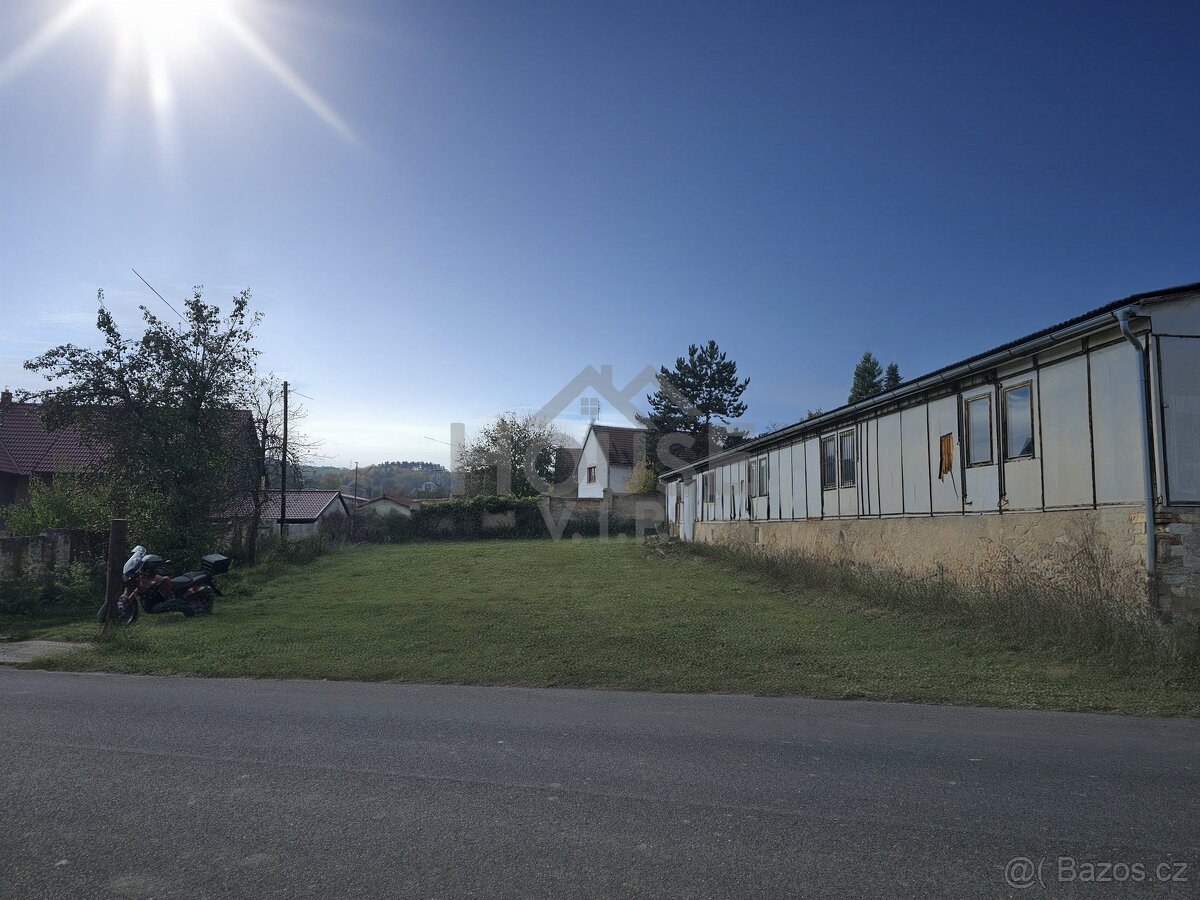 Prodej komerčního pozemku 1 297 m², Vinařice, ev.č. 01023