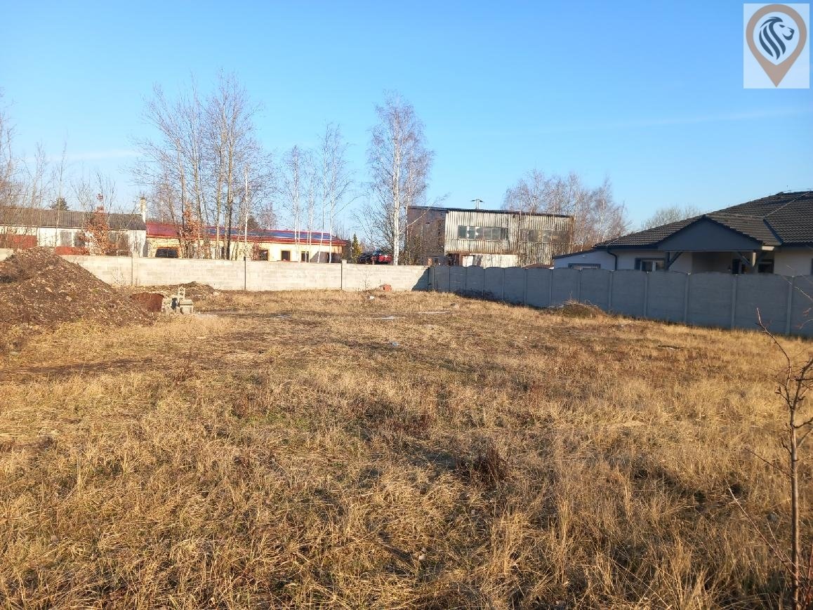 Pozemek v Košťanech o velikosti 1002 m² nabízí klid a prosto