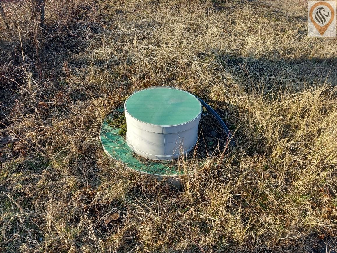 Pozemek v Košťanech o velikosti 1002 m² nabízí klid a prosto