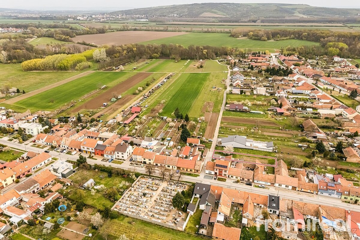 Prodej stavebního pozemku 466 m², Přísnotice, ev.č. 02089