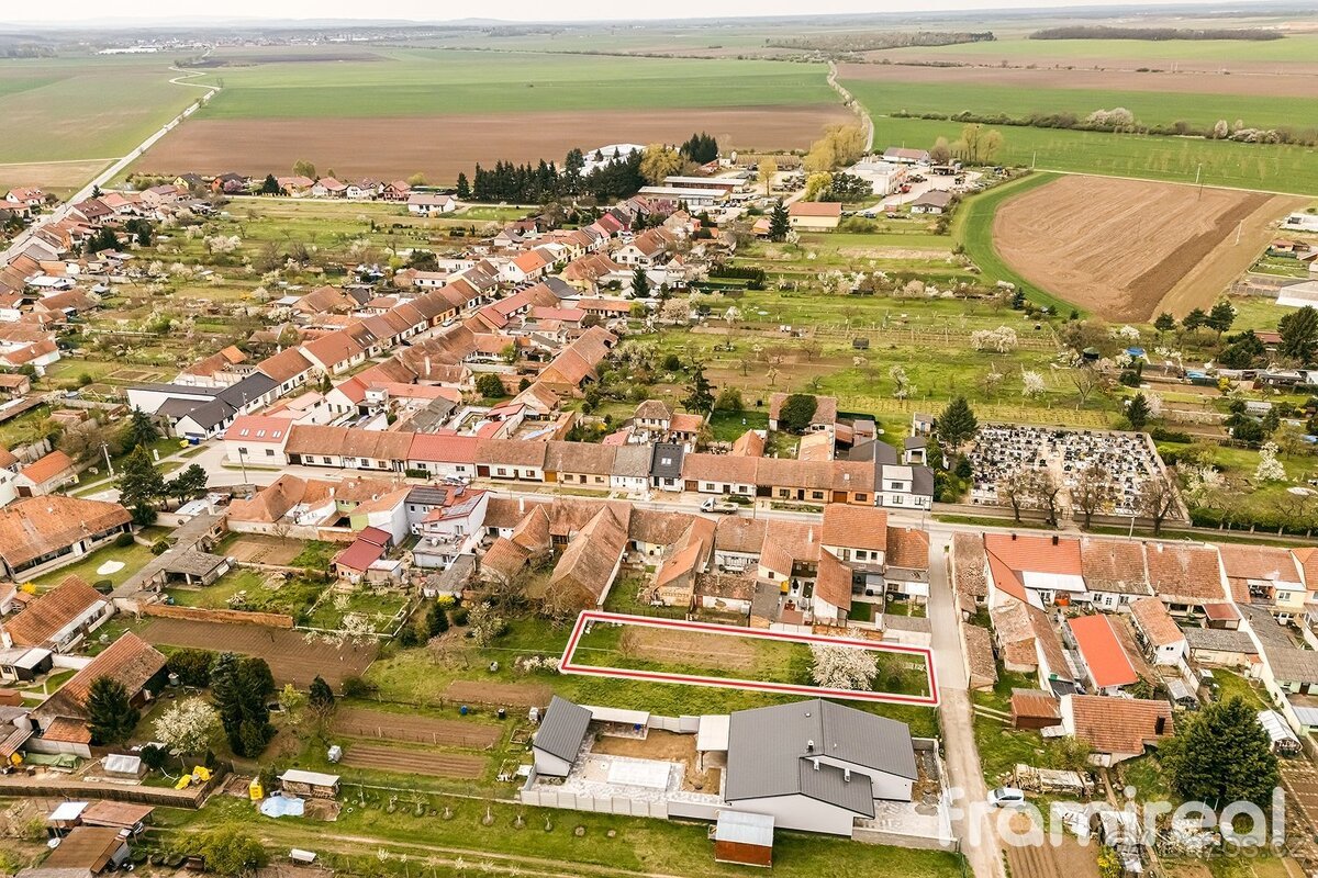 Prodej stavebního pozemku 466 m², Přísnotice, ev.č. 02089