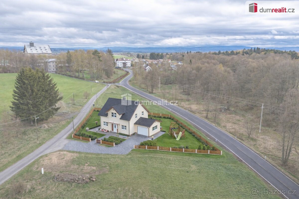 Pěkný pozemek v obci Vojtanov u hranic s Německem v blízkost