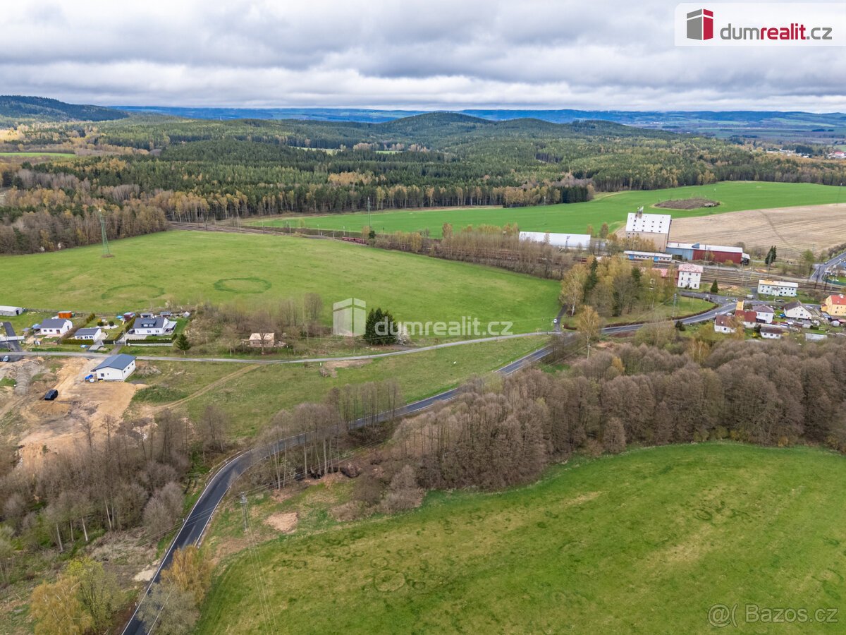 Pěkný pozemek v obci Vojtanov u hranic s Německem v blízkost