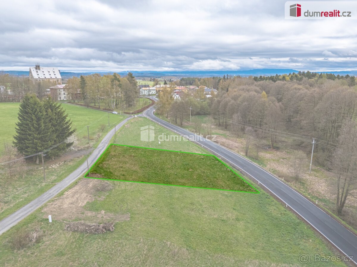 Pěkný pozemek v obci Vojtanov u hranic s Německem v blízkost