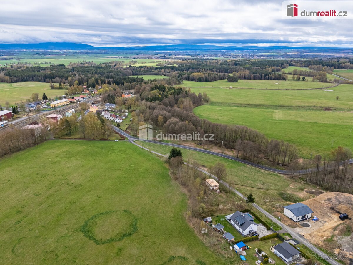 Pěkný pozemek v obci Vojtanov u hranic s Německem v blízkost