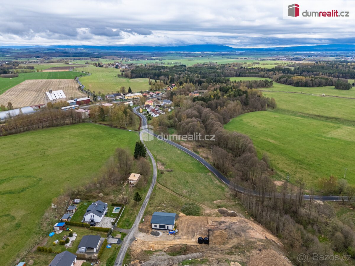 Pěkný pozemek v obci Vojtanov u hranic s Německem v blízkost