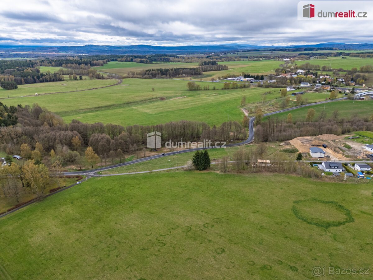 Pěkný pozemek v obci Vojtanov u hranic s Německem v blízkost