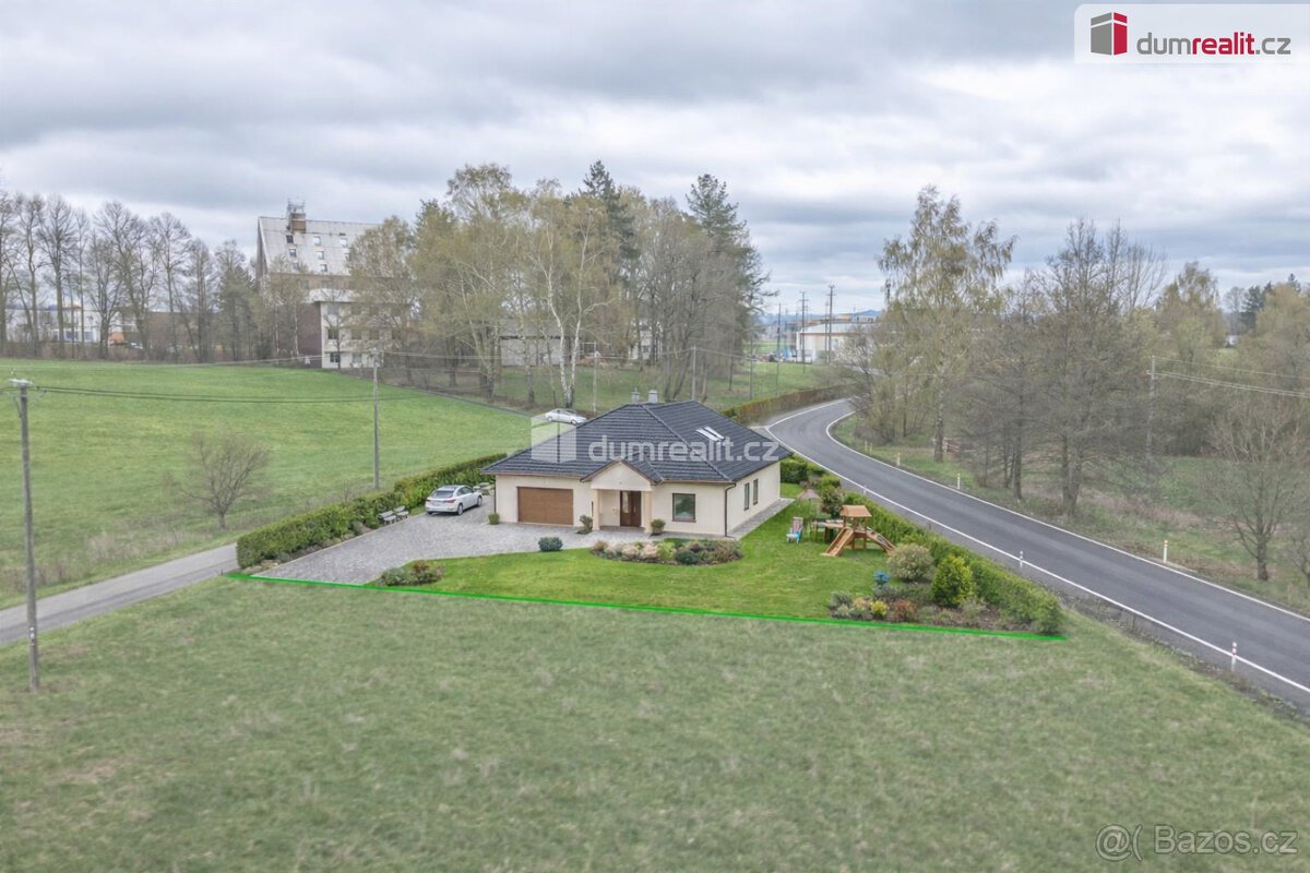 Pěkný pozemek v obci Vojtanov u hranic s Německem v blízkost