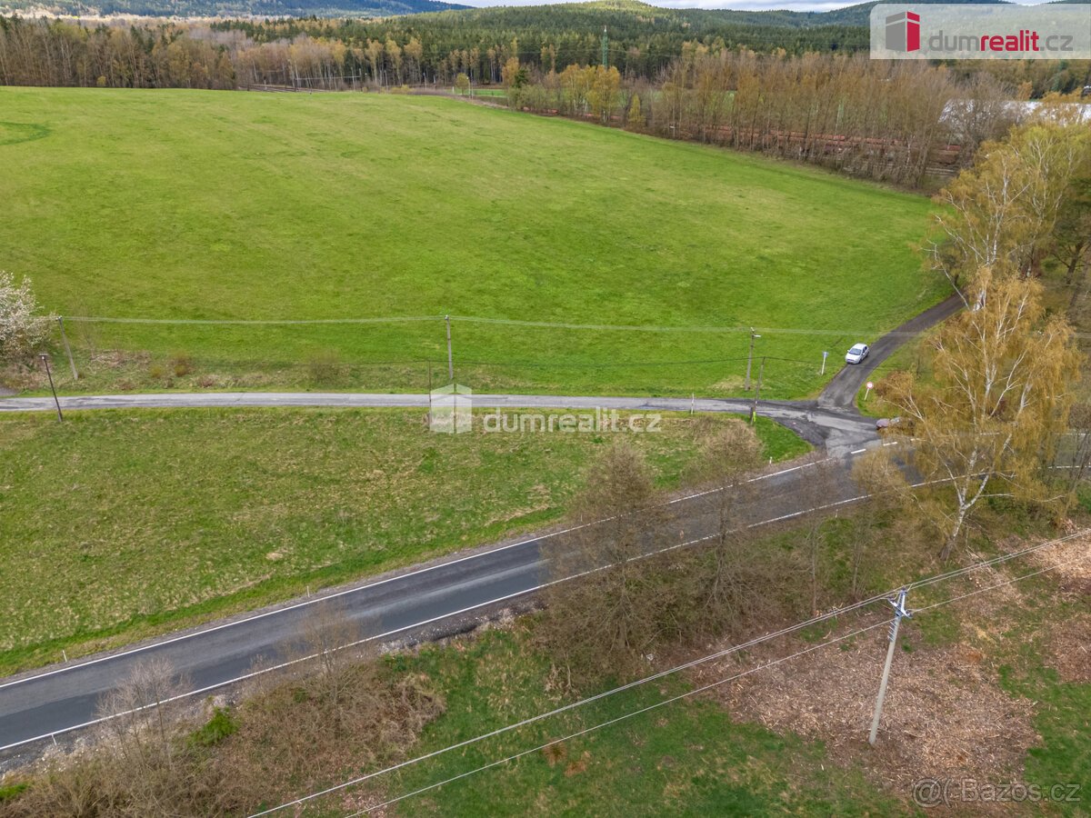 Pěkný pozemek v obci Vojtanov u hranic s Německem v blízkost