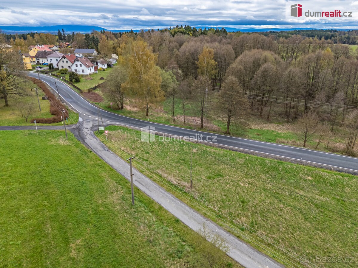 Pěkný pozemek v obci Vojtanov u hranic s Německem v blízkost