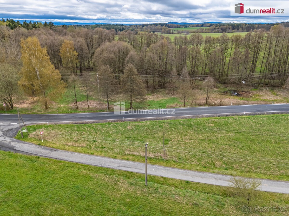 Pěkný pozemek v obci Vojtanov u hranic s Německem v blízkost