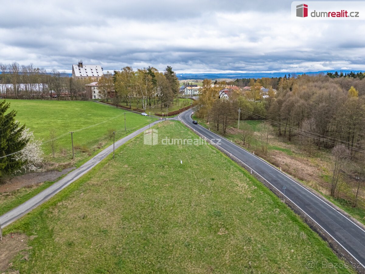 Pěkný pozemek v obci Vojtanov u hranic s Německem v blízkost