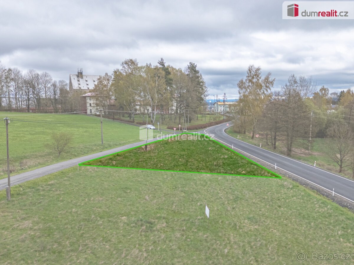 Pěkný pozemek v obci Vojtanov u hranic s Německem v blízkost