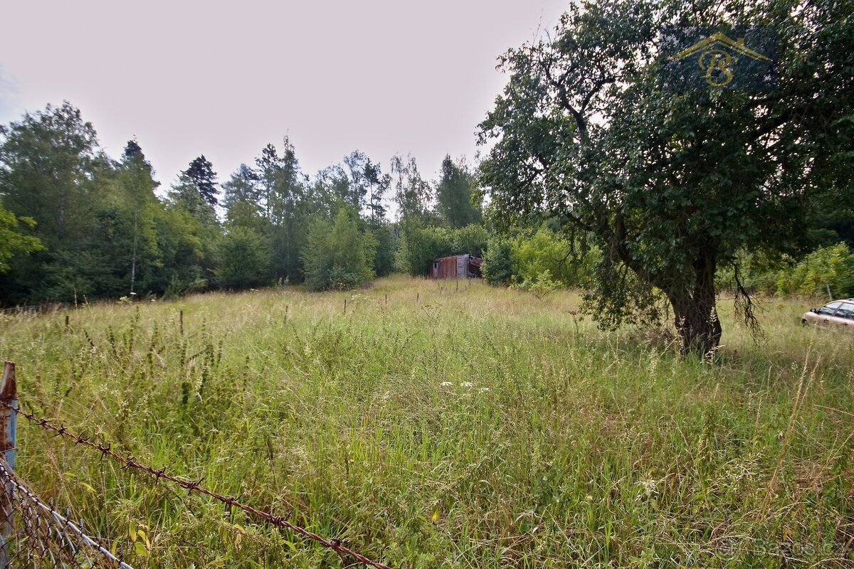 Prodej stavebního pozemku - 1050 m², obec Úholičky