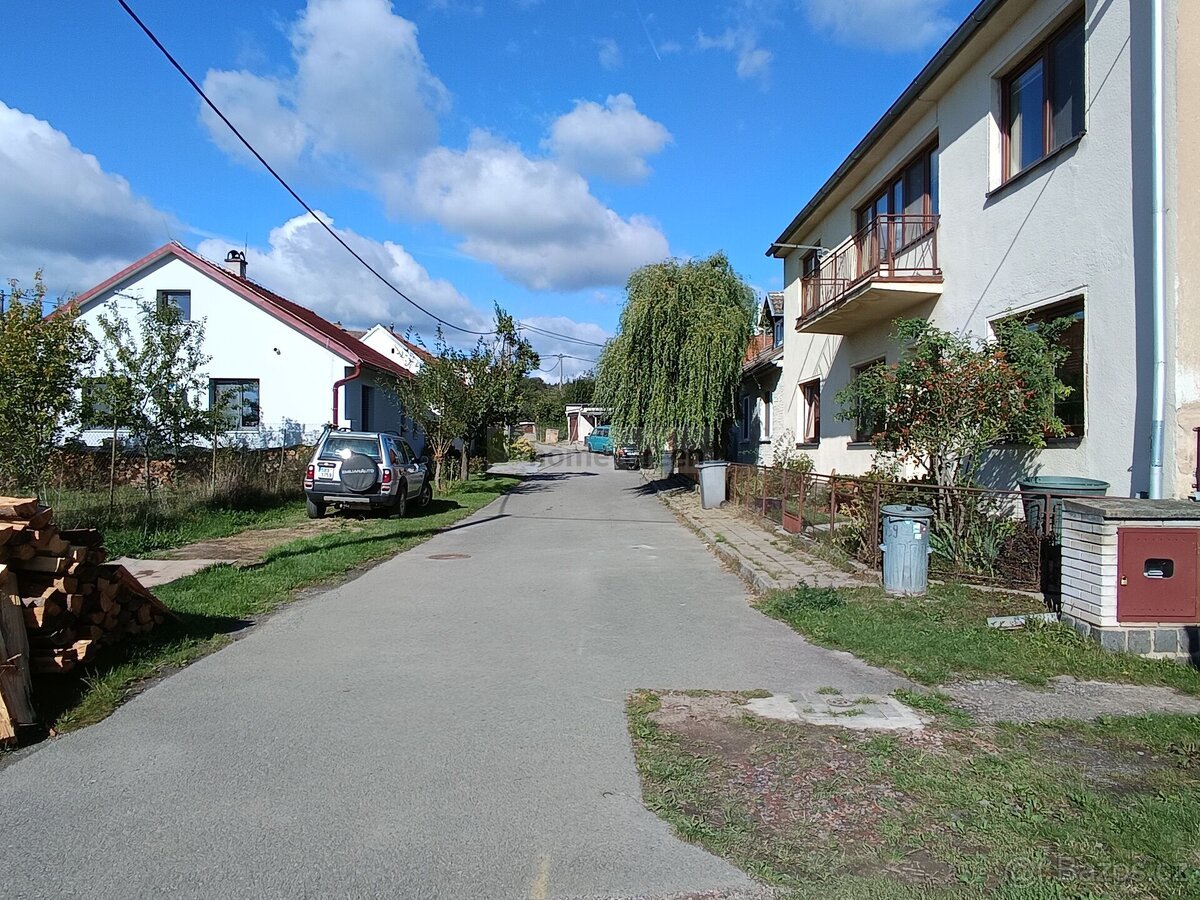 Prodej stavebního pozemku - 800 m², Veverské Knínice, Brno -