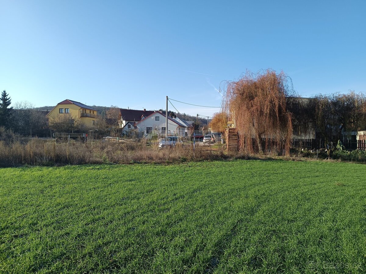 Prodej stavebního pozemku - 800 m², Veverské Knínice, Brno -