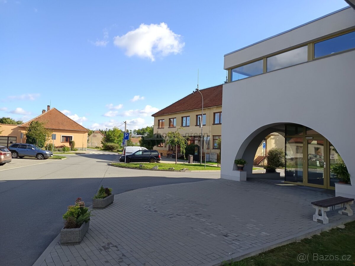 Prodej stavebního pozemku - 800 m², Veverské Knínice, Brno -