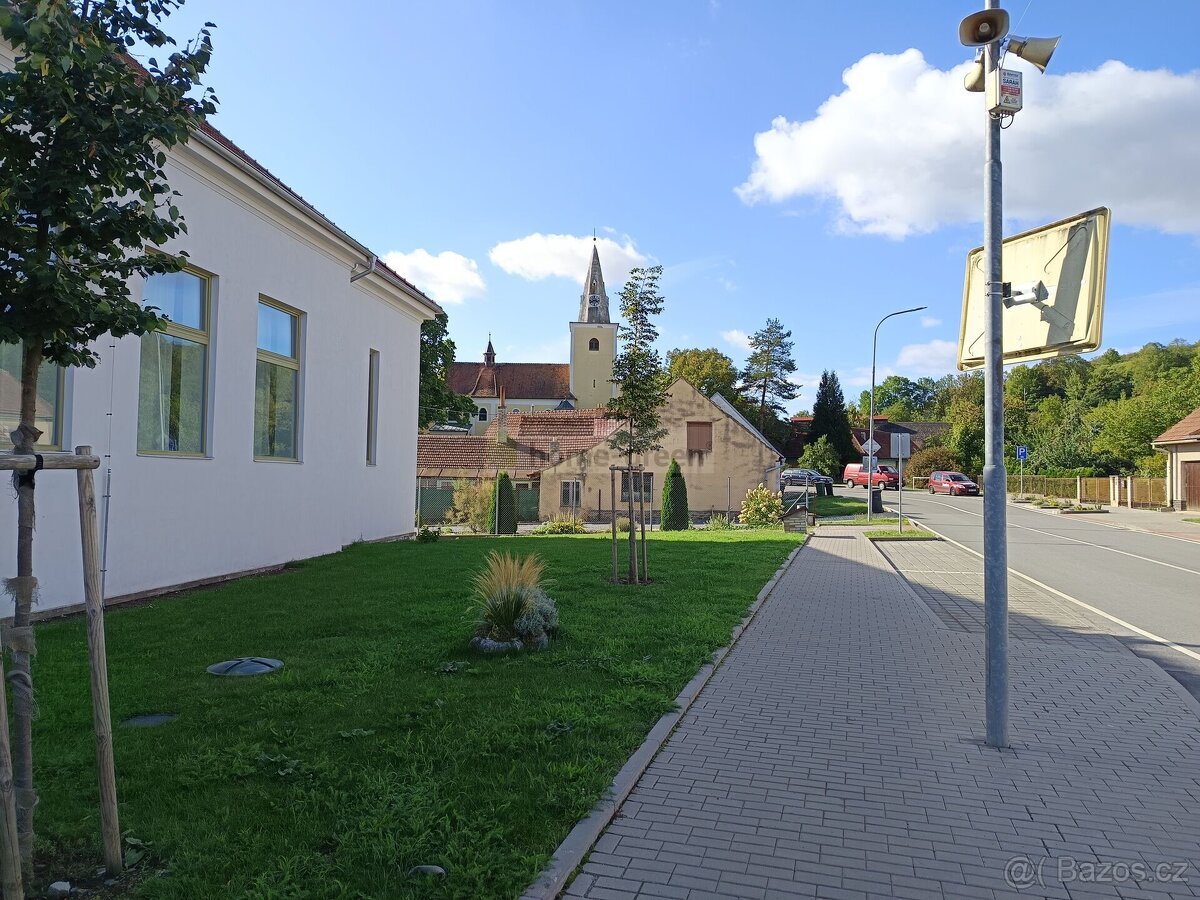 Prodej stavebního pozemku - 800 m², Veverské Knínice, Brno -