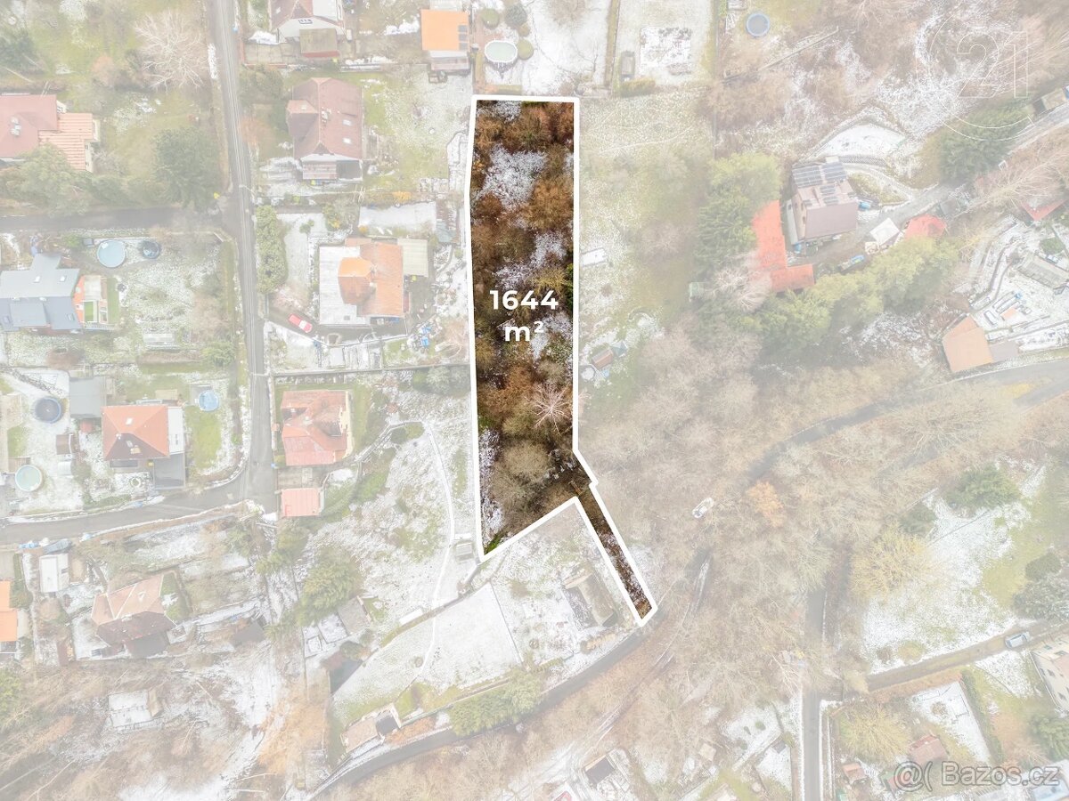 Prodej stavebního pozemku o rozloze 1644 m² v Senohrabech