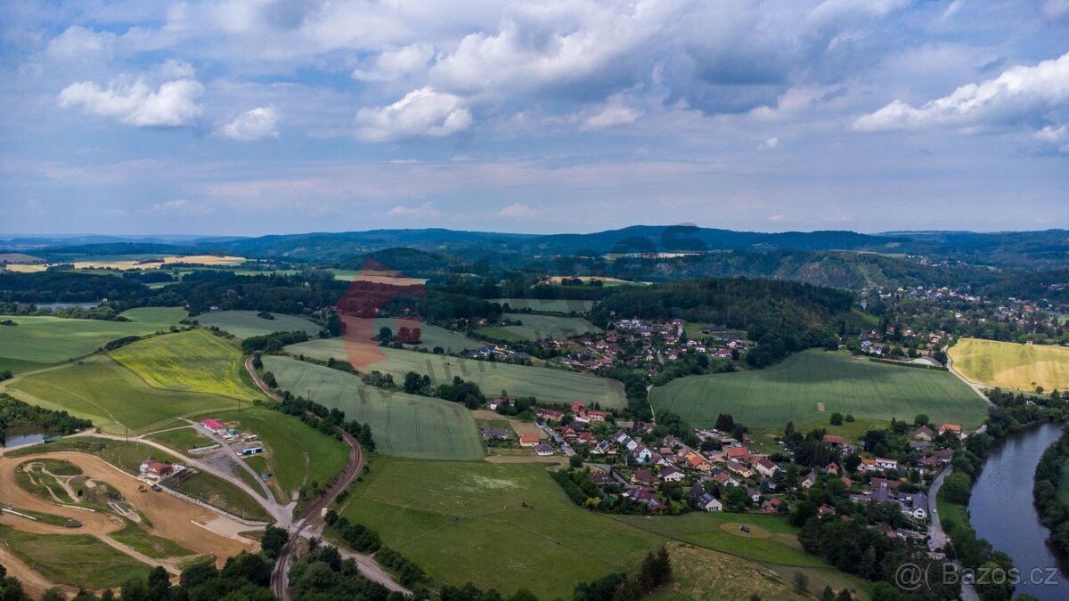 Prodej pozemku o ploše 976m2, v Poříčí nad Sázavou