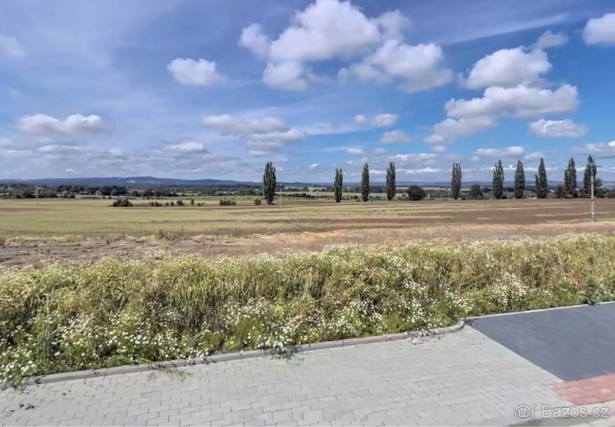 Stavební pozemek 830 m2 - Cheb, Zlatá louka