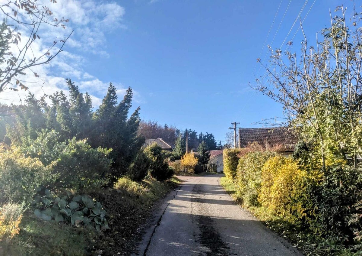 Stavební pozemek 1454 m2, Holičky - Morašice, okres Chrudim