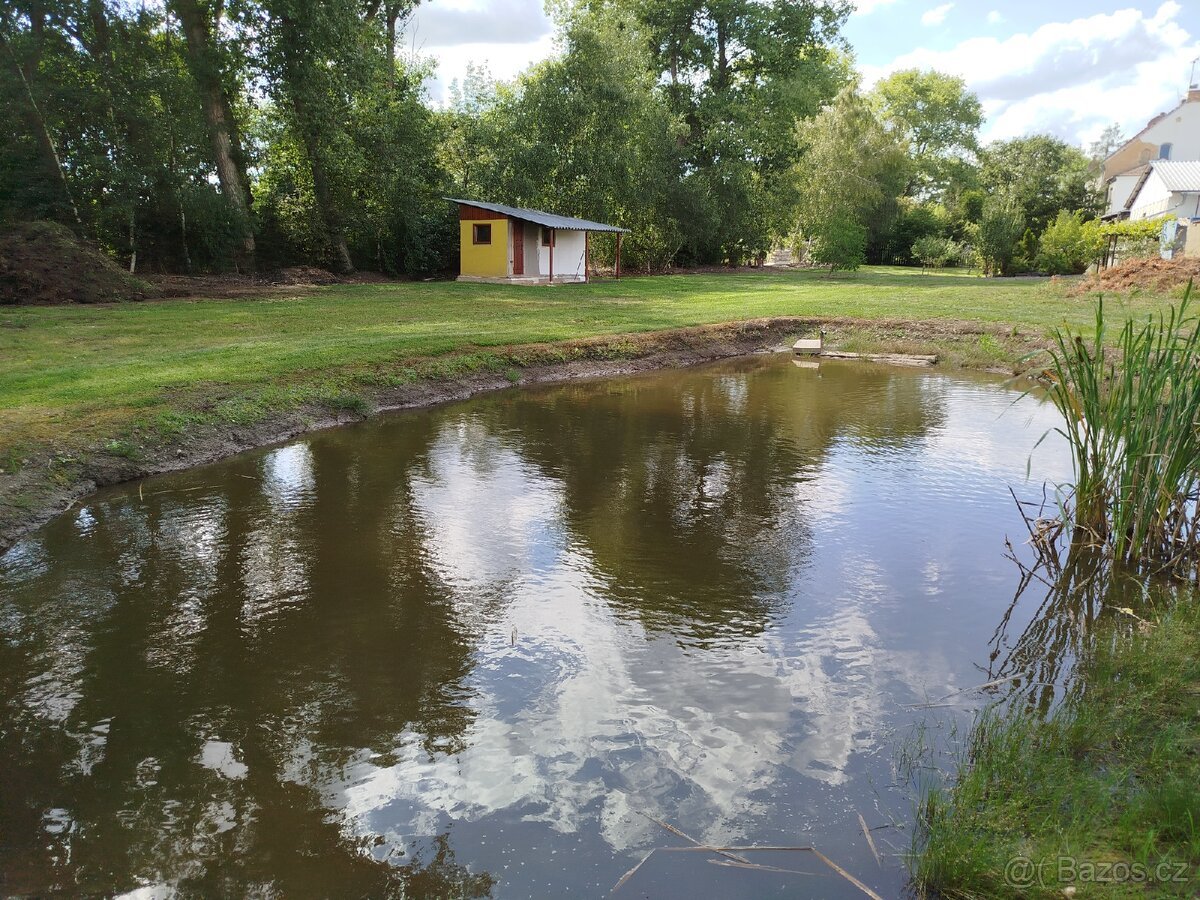 Prodám stavební pozemek 3500m2.
