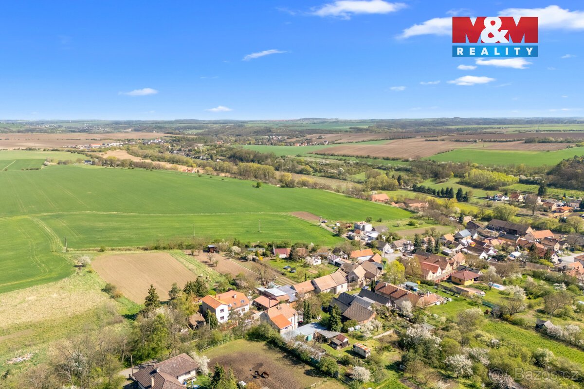 Prodej stavebního pozemku, 1468 m², Neuměřice