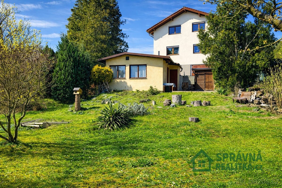 Zahrada 522 m² s chatou na jižním svahu v Plzni na Roudné