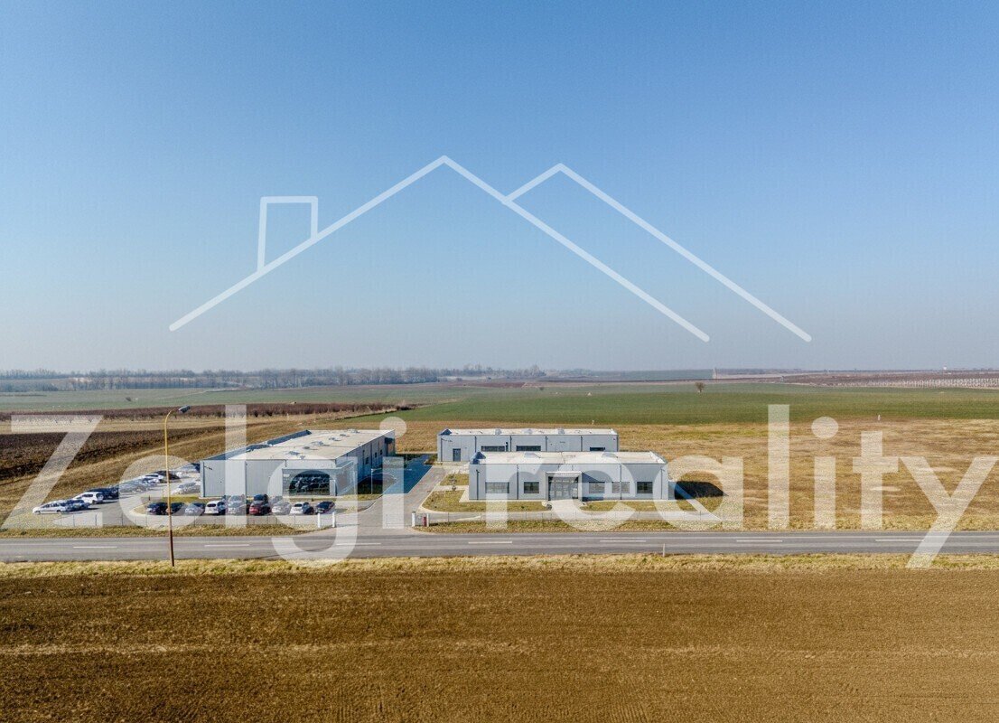 Výstavba haly, skladu či výroby? Ideální pozemek 6 001 m² –