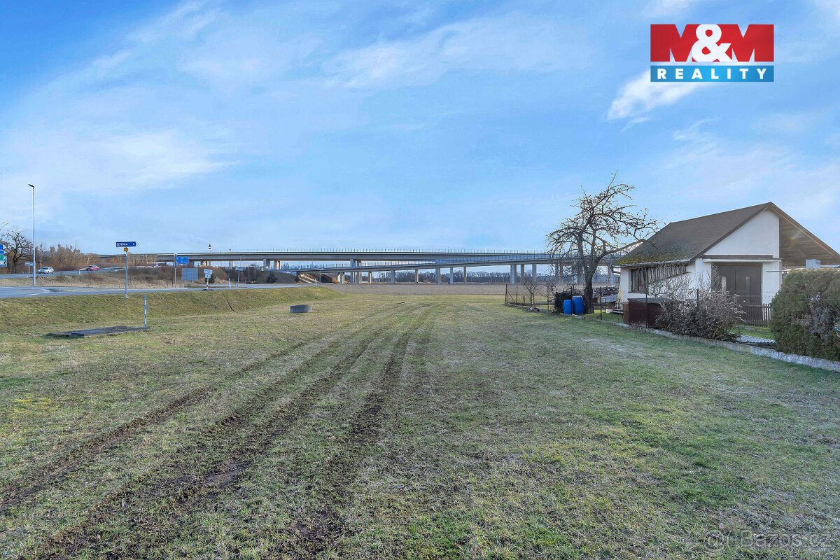 Prodej komerčního pozemku, Opatovice nad Labem, 8413 m²