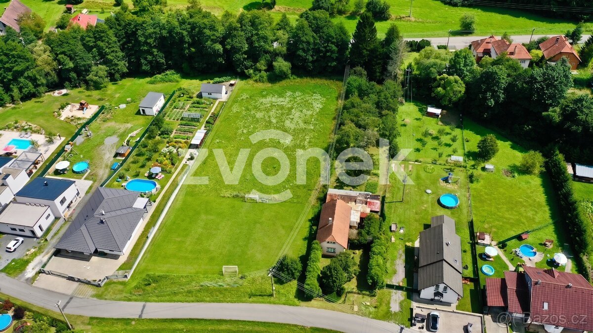 Prodej stavebního pozemku 1 833 m², Želechovice nad Dřevnicí