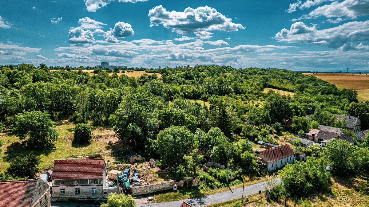 Prodej stavebního pozemku 2 875m2 v obci Tatinná okres Louny