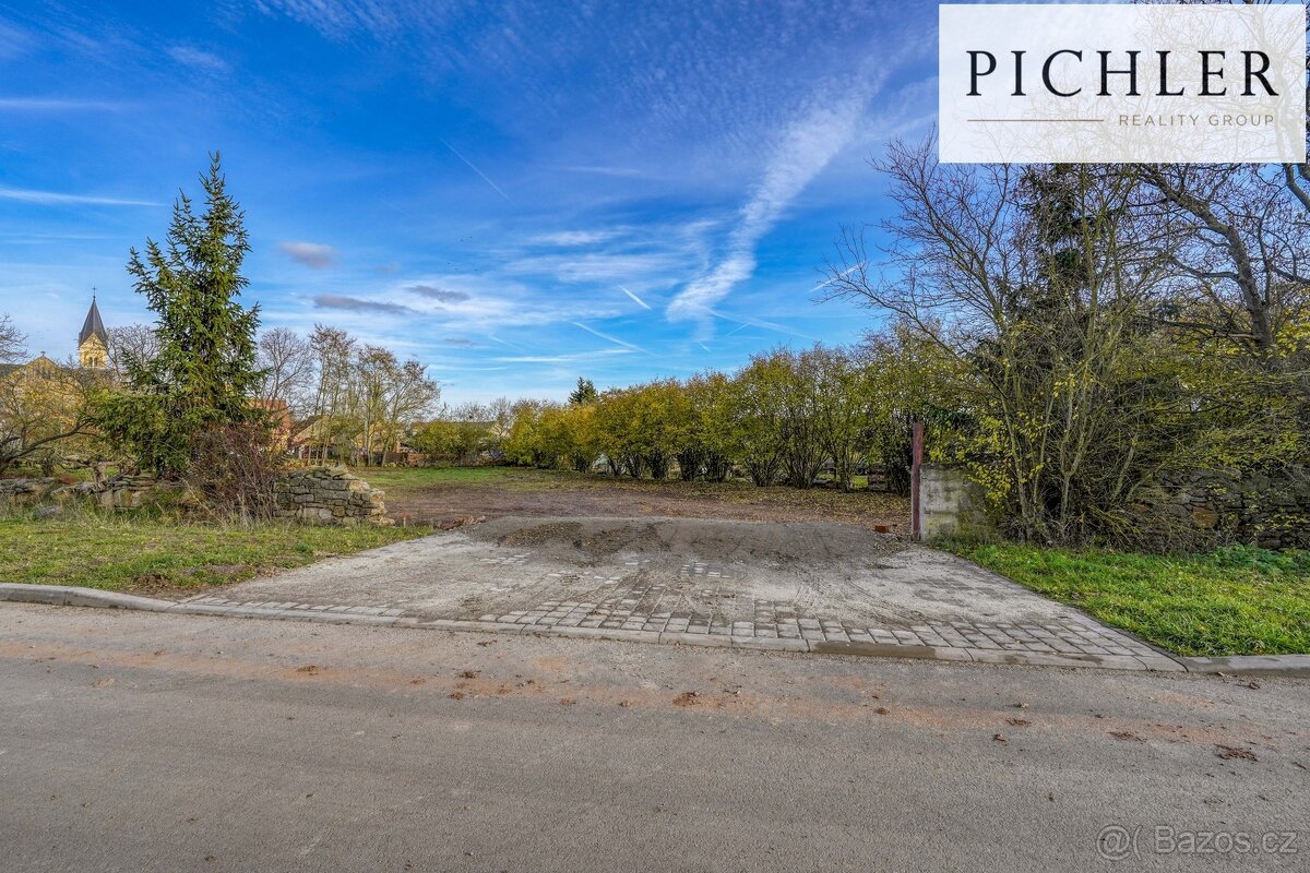 Prodej stavebního pozemku 696 m²