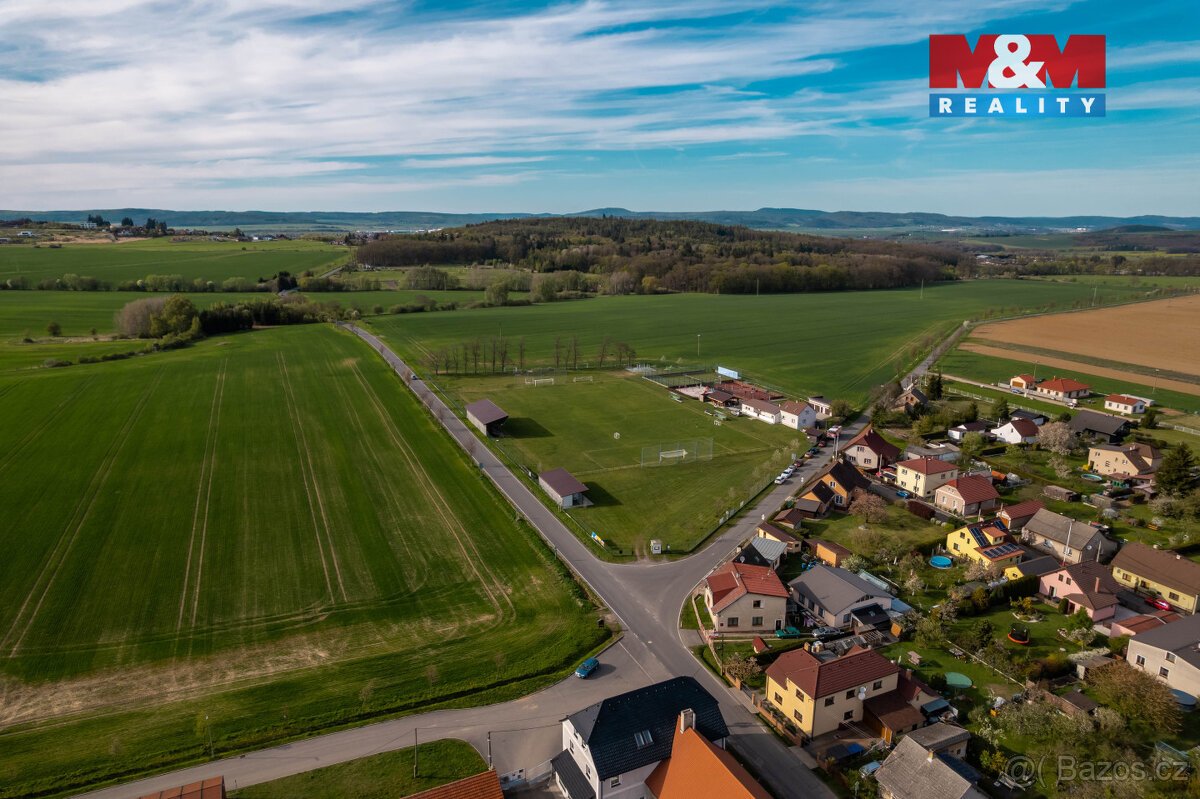 Prodej pozemku k bydlení, 1040 m², Podluhy
