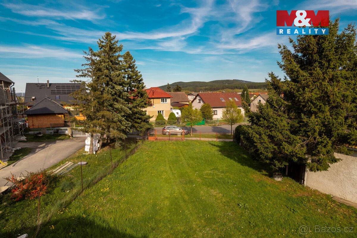 Prodej pozemku k bydlení, 1040 m², Podluhy